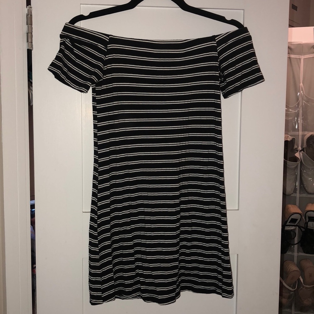 MIXOLOGY off the shoulder striped dress large
